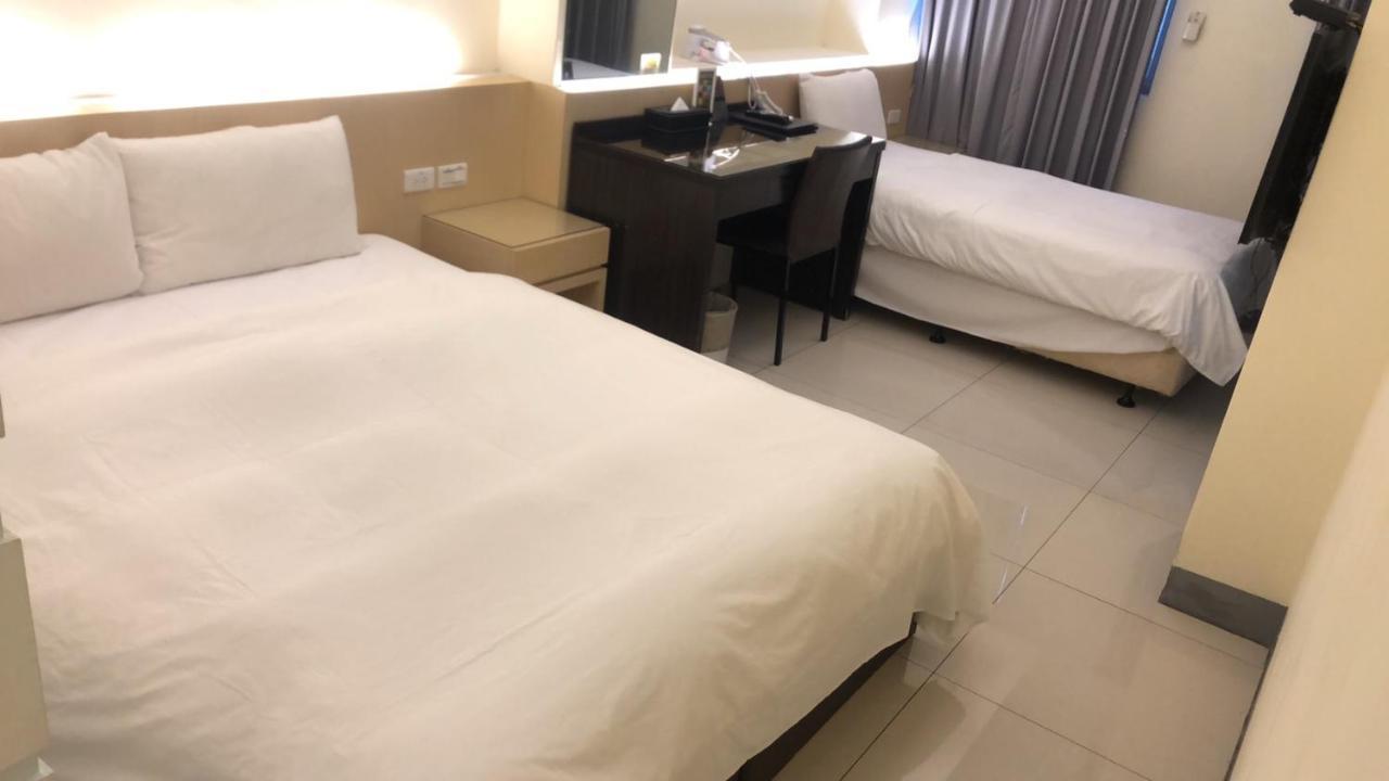 Kiwi Express Hotel - Kaohsiung Station Eksteriør bilde