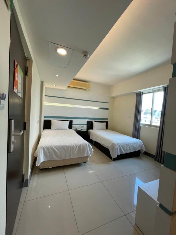 Kiwi Express Hotel - Kaohsiung Station Eksteriør bilde