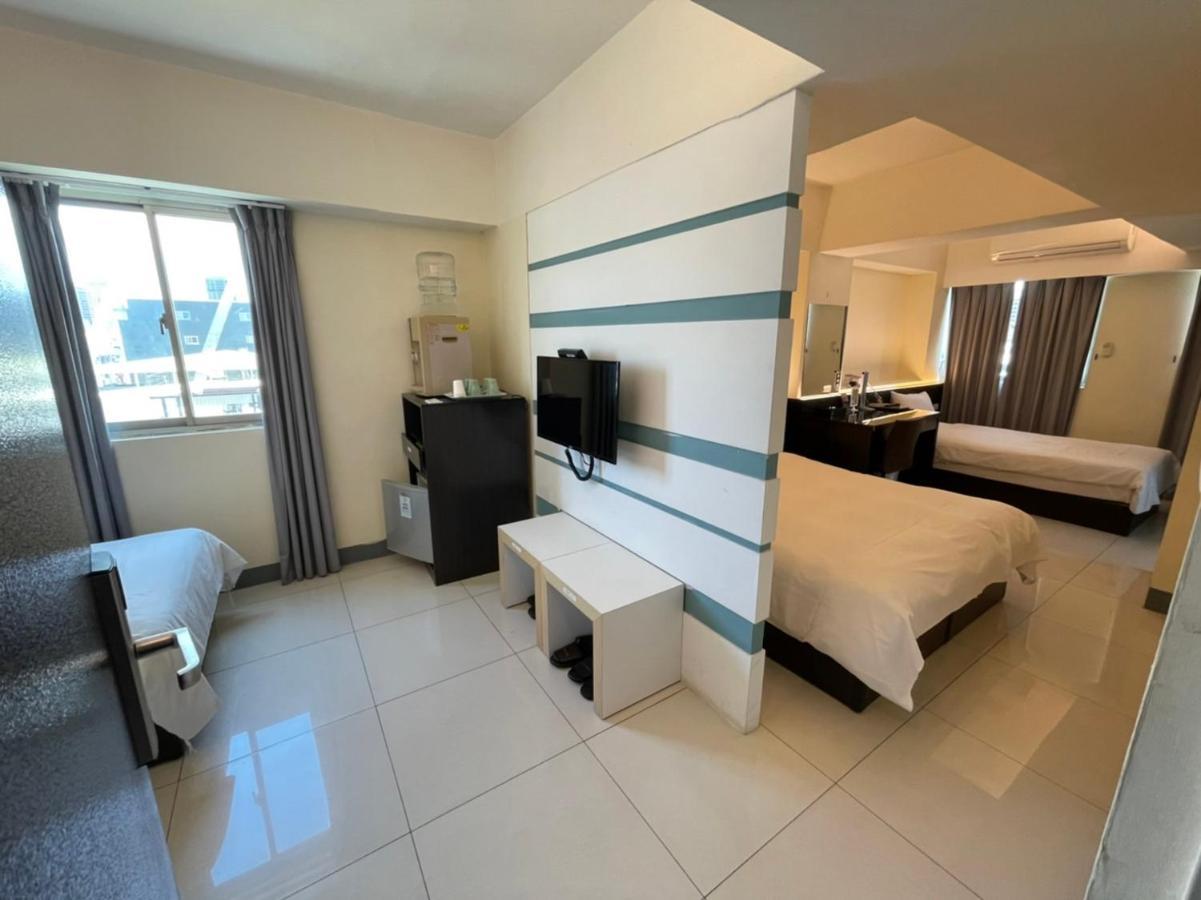 Kiwi Express Hotel - Kaohsiung Station Eksteriør bilde