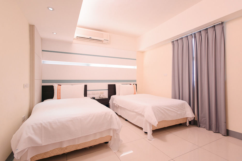 Kiwi Express Hotel - Kaohsiung Station Eksteriør bilde
