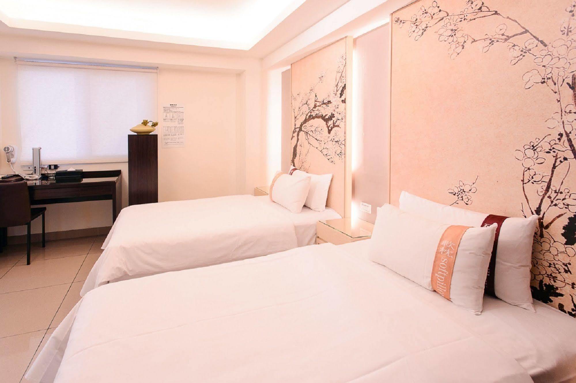 Kiwi Express Hotel - Kaohsiung Station Eksteriør bilde