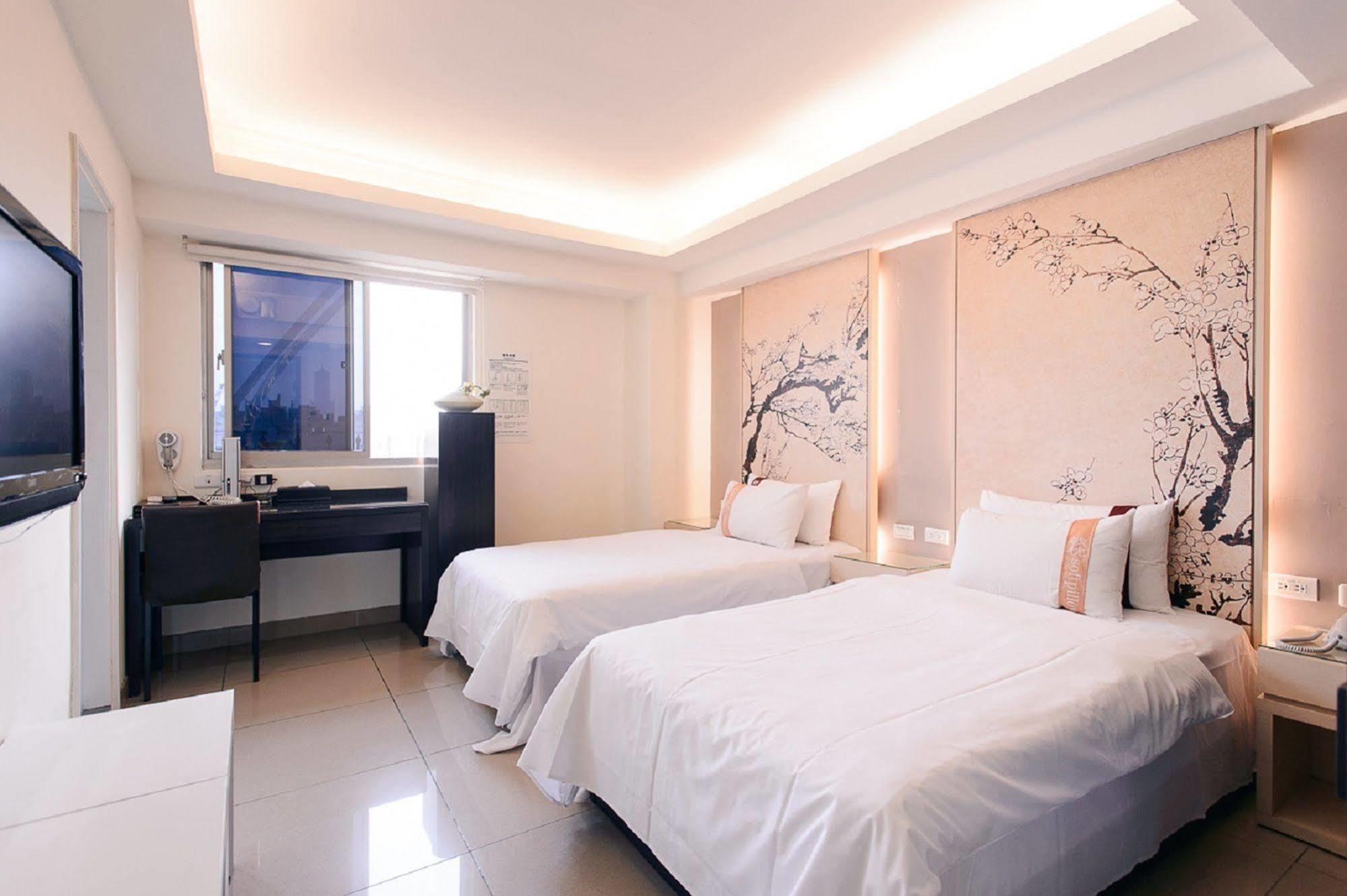 Kiwi Express Hotel - Kaohsiung Station Eksteriør bilde