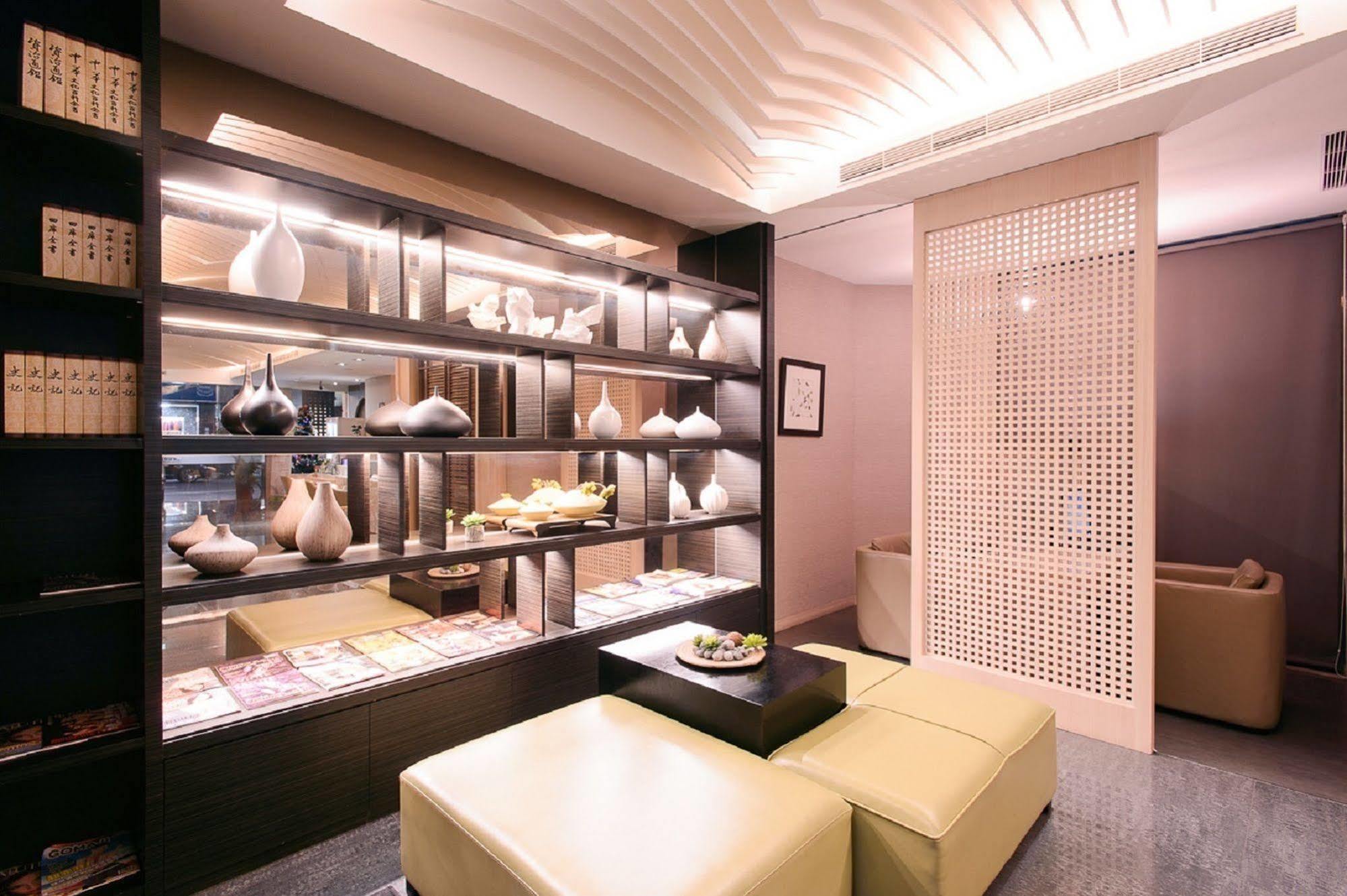 Kiwi Express Hotel - Kaohsiung Station Eksteriør bilde