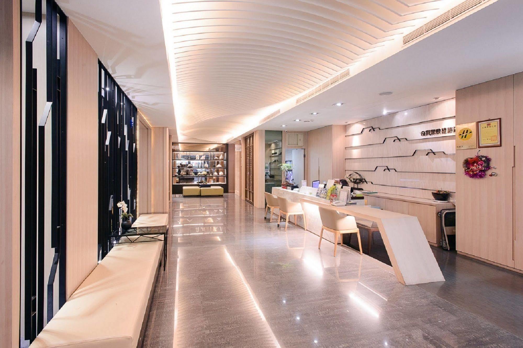 Kiwi Express Hotel - Kaohsiung Station Eksteriør bilde